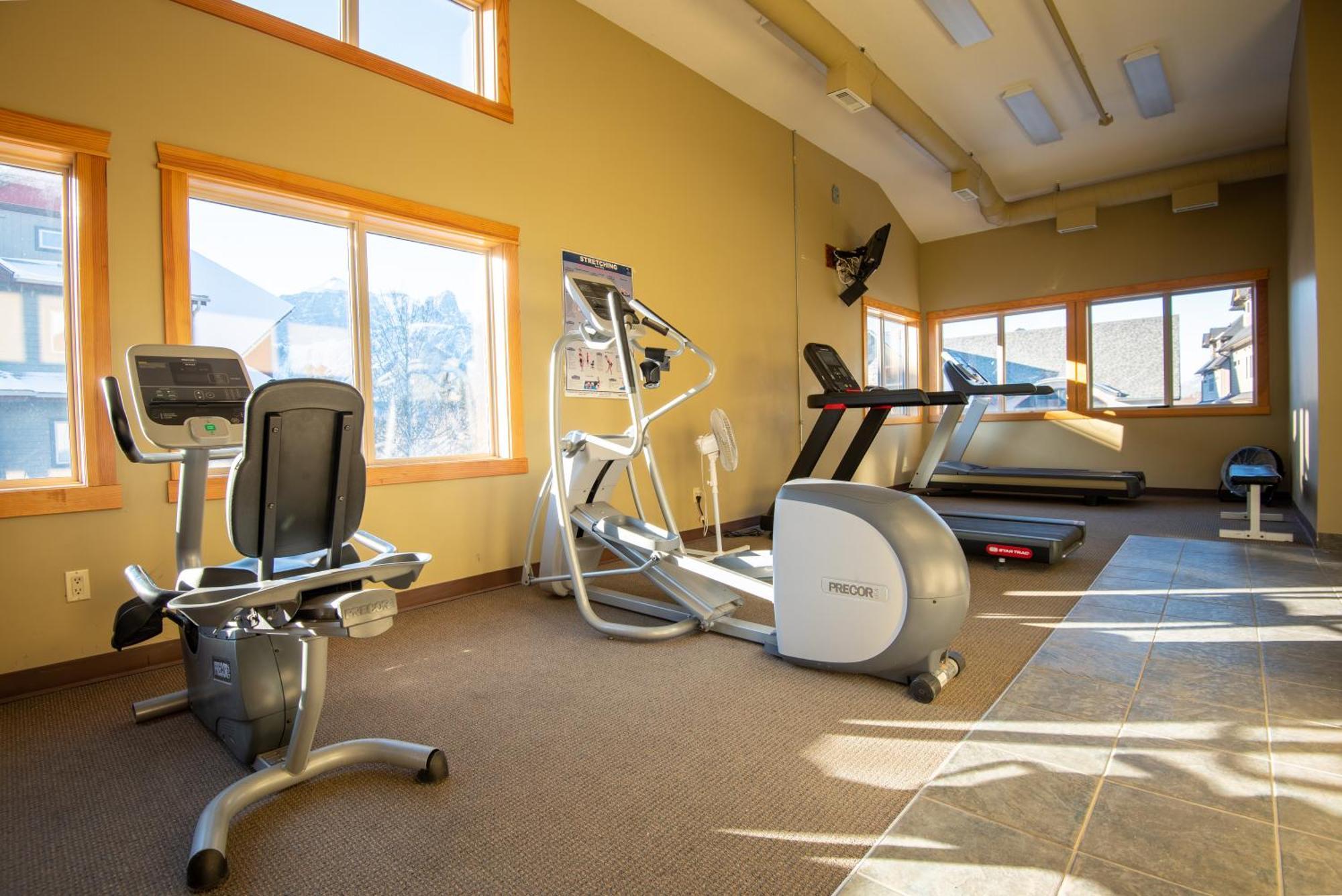 Renovated Condo, 2Br, 2Ba, Heated Pool, 3 Hot Tubs, Pets Welcome! Canmore Exterior foto